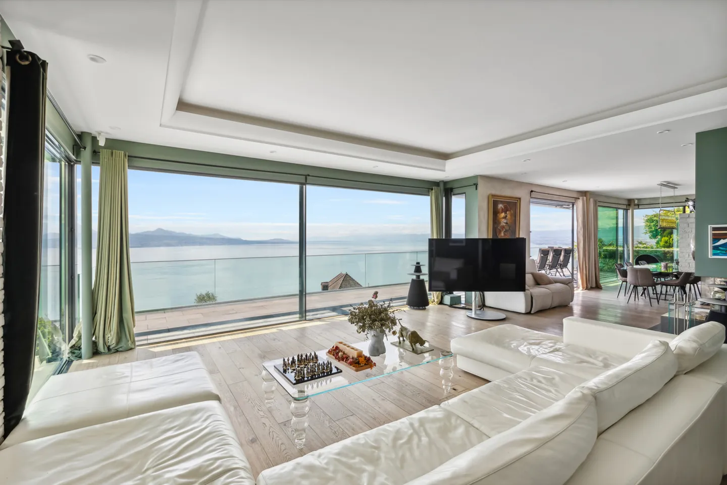 Propriété spectaculaire avec vue panoramique sur le lac - Photo 3 sur 16