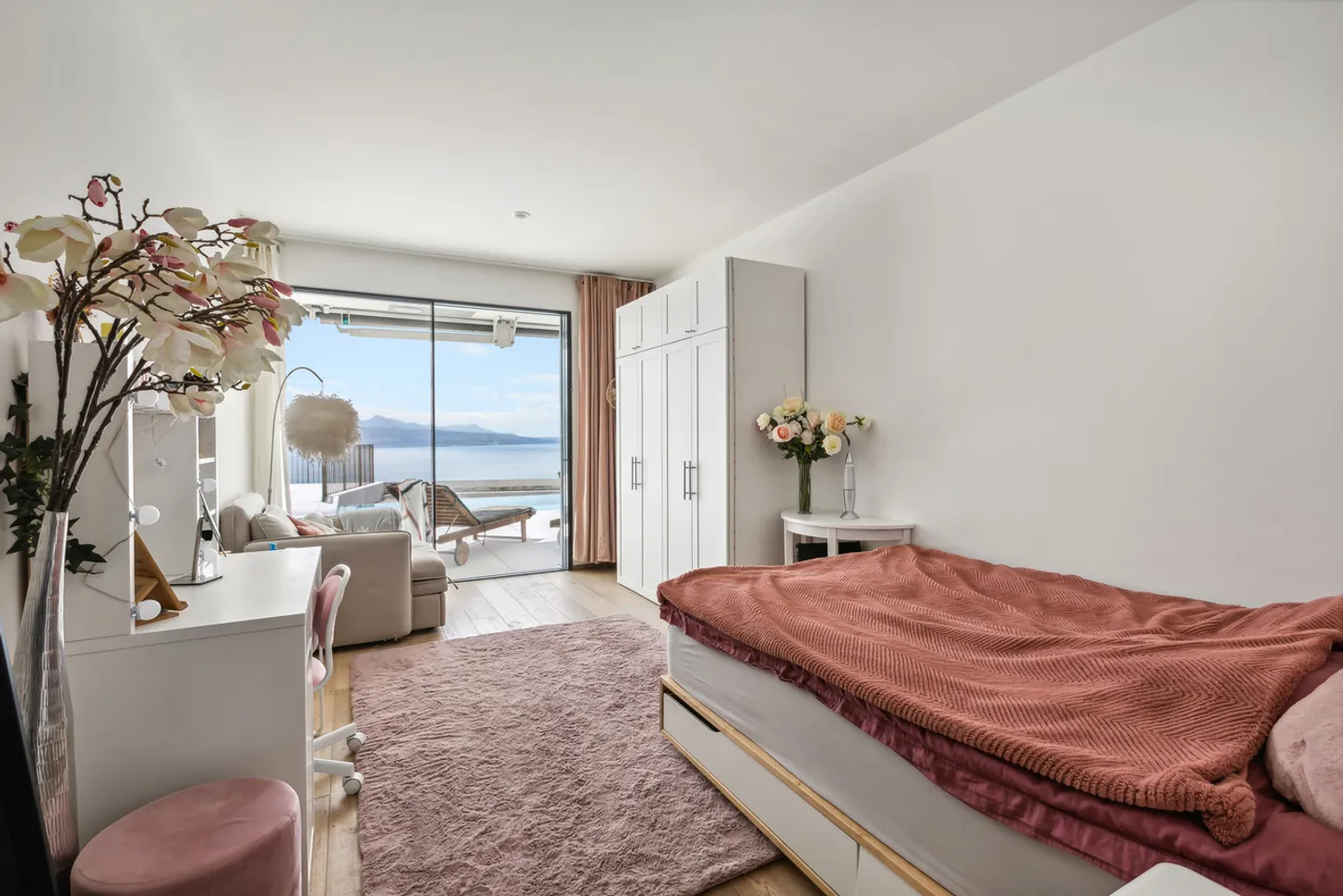 Propriété spectaculaire avec vue panoramique sur le lac - Photo 9 sur 16