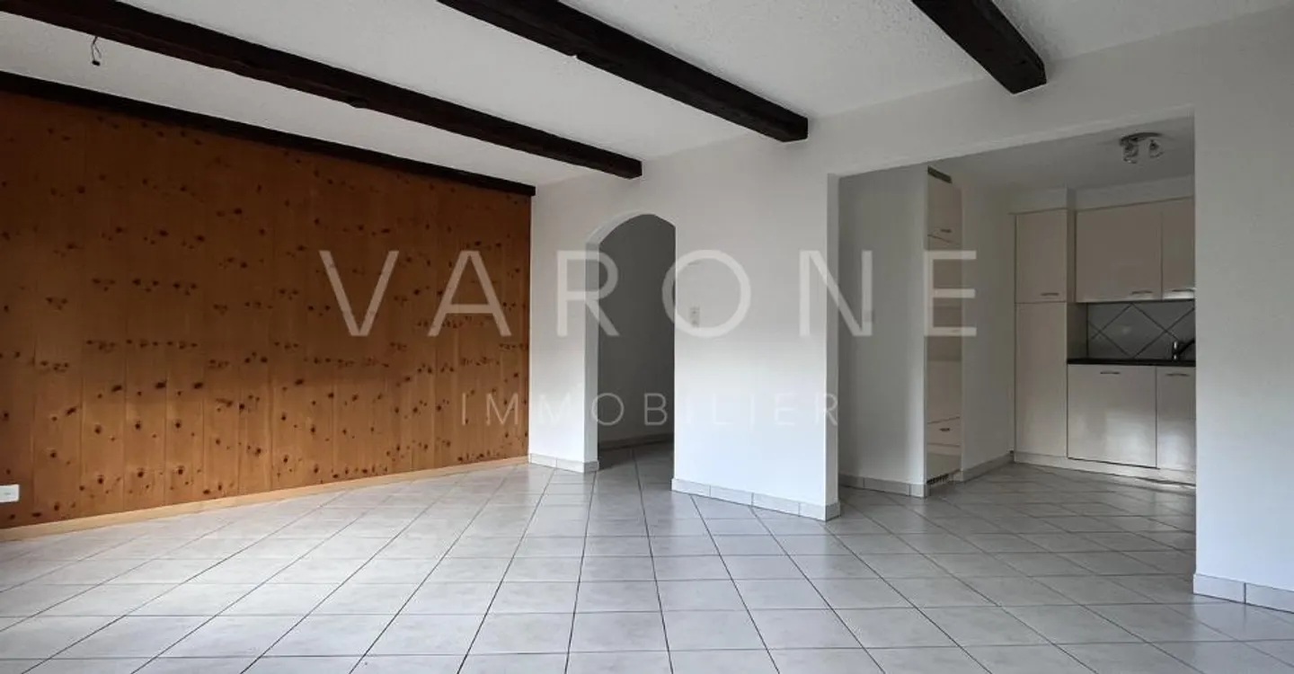 Row house for sale - Photo 3 of 12