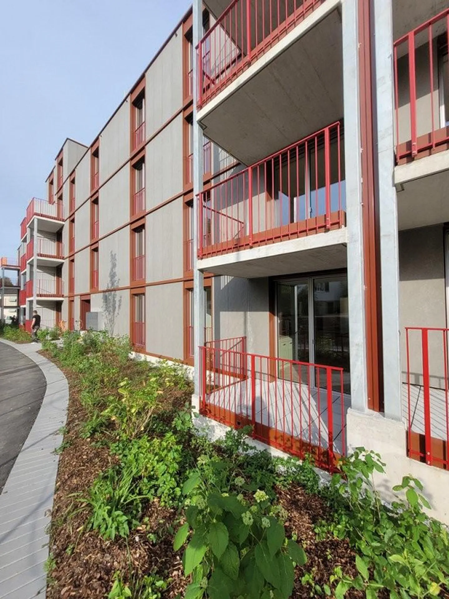 Appartement moderne à Dübendorf dans un emplacement calme - Photo 1 sur 5