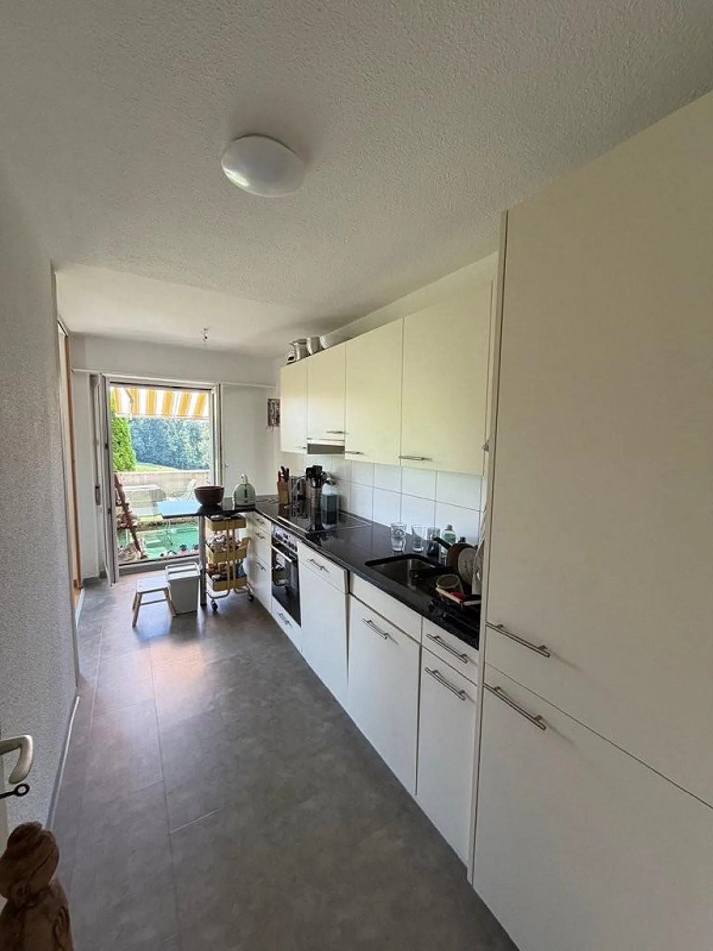 Près de l'université - Beau logement dans un excellent emplacement avec vue sur la verdure - Photo 3 sur 8