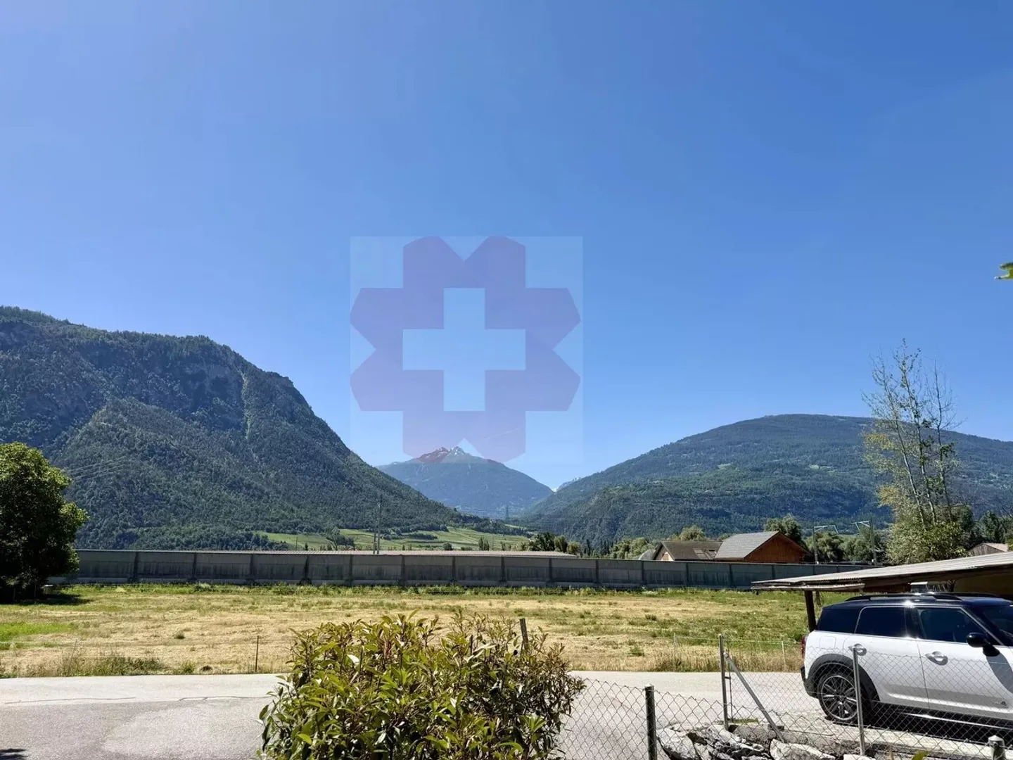 Wunderschöne 4,5-Zimmer-Wohnung mit großer Terrasse in Uvrier (Sion) - Foto 1 von 8