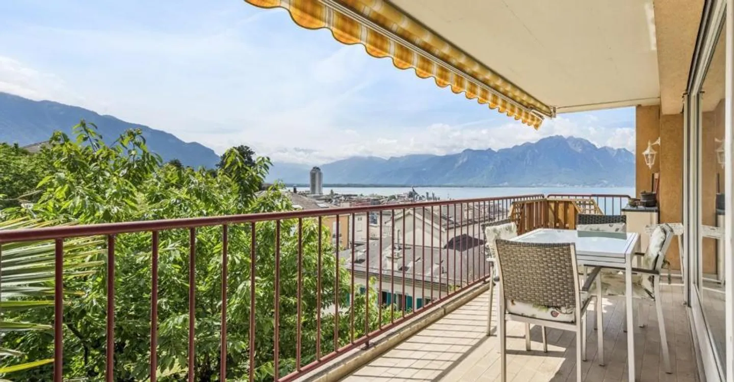 Ideale Lage für diese charmante 3,5-Zimmer-Wohnung mit Seeblick - Foto 1 von 12