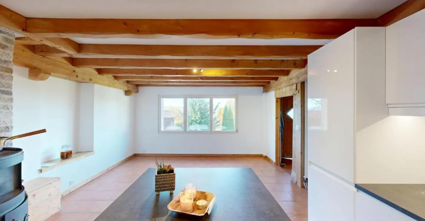 5.5 Room House - Photo 7 of 10