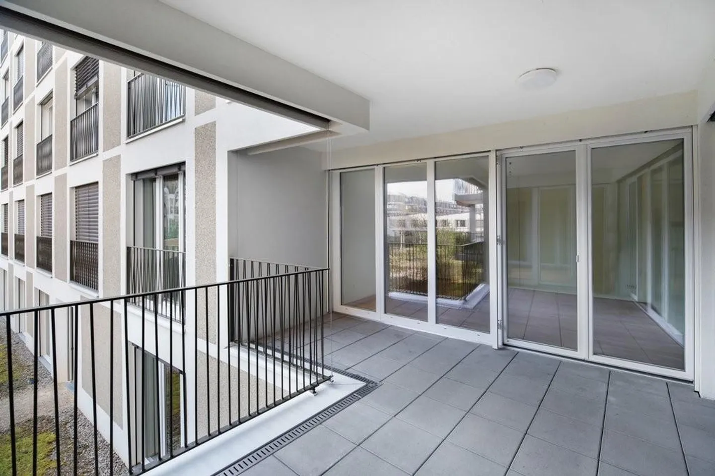 Living and life in centrally located urban quarter - Photo 9 of 9