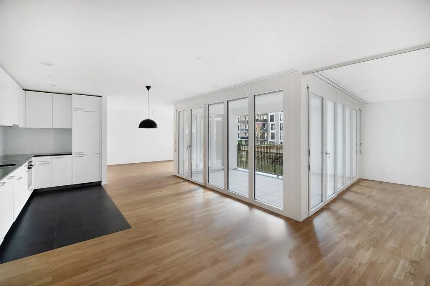 Living and life in centrally located urban quarter - Photo 6 of 9