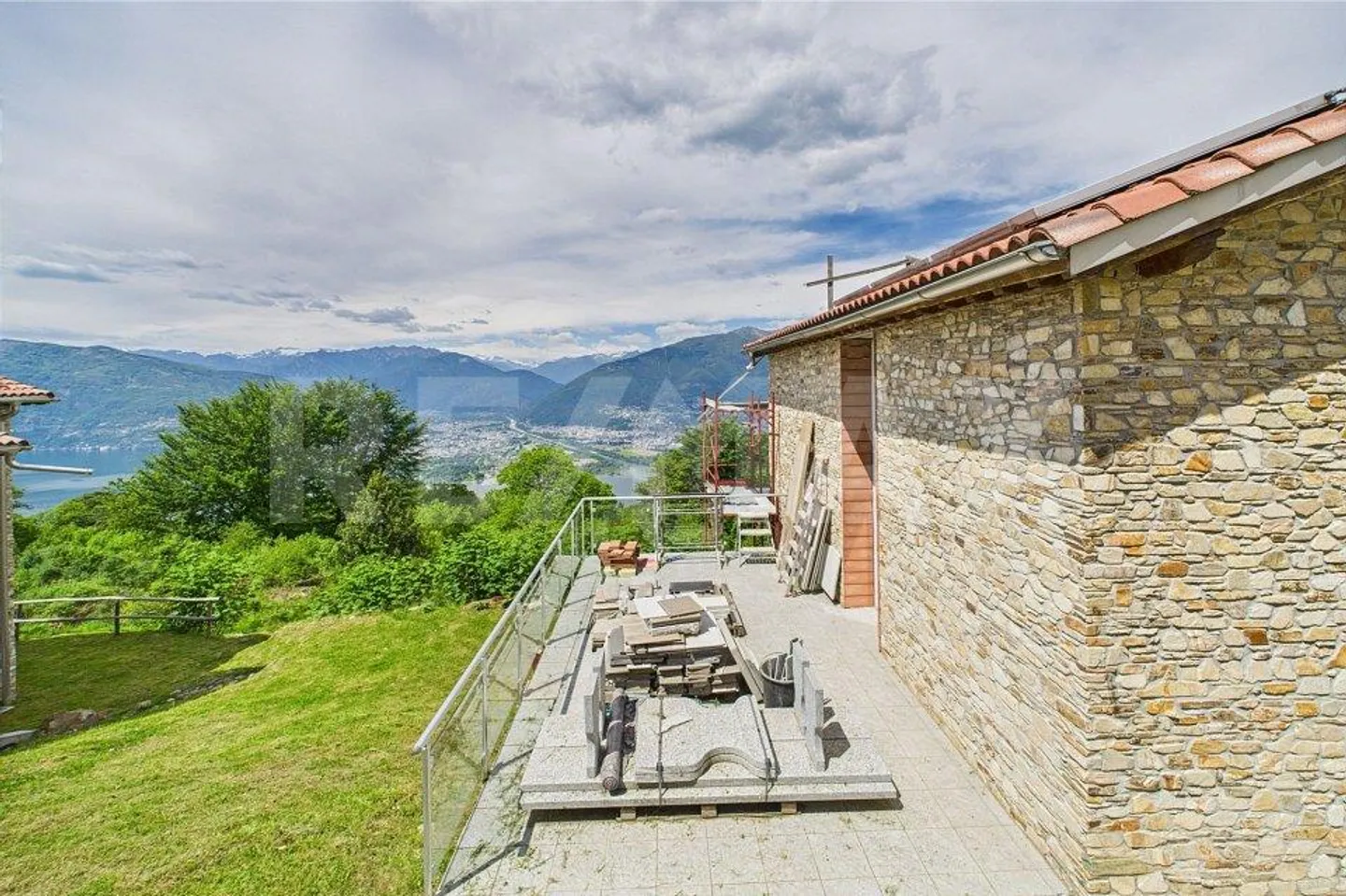 San Nazzaro - Neubau im Grünen - Traumblick! | San Nazzaro - Nuova costruzione nel verde - Vista panoramica da sogno! - Foto 4 von 13