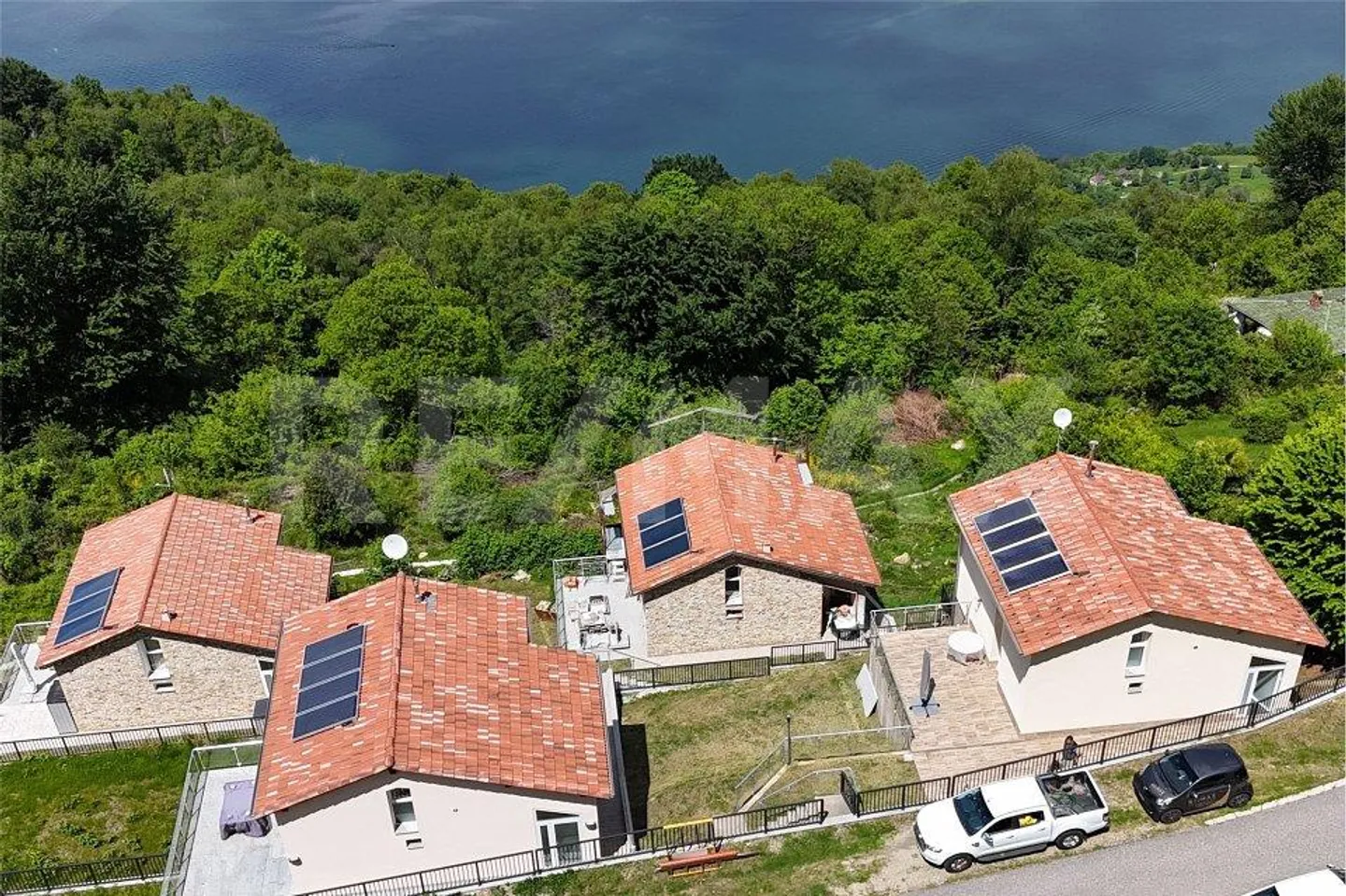 San Nazzaro - Neubau im Grünen - Traumblick! | San Nazzaro - Nuova costruzione nel verde - Vista panoramica da sogno! - Foto 12 von 13