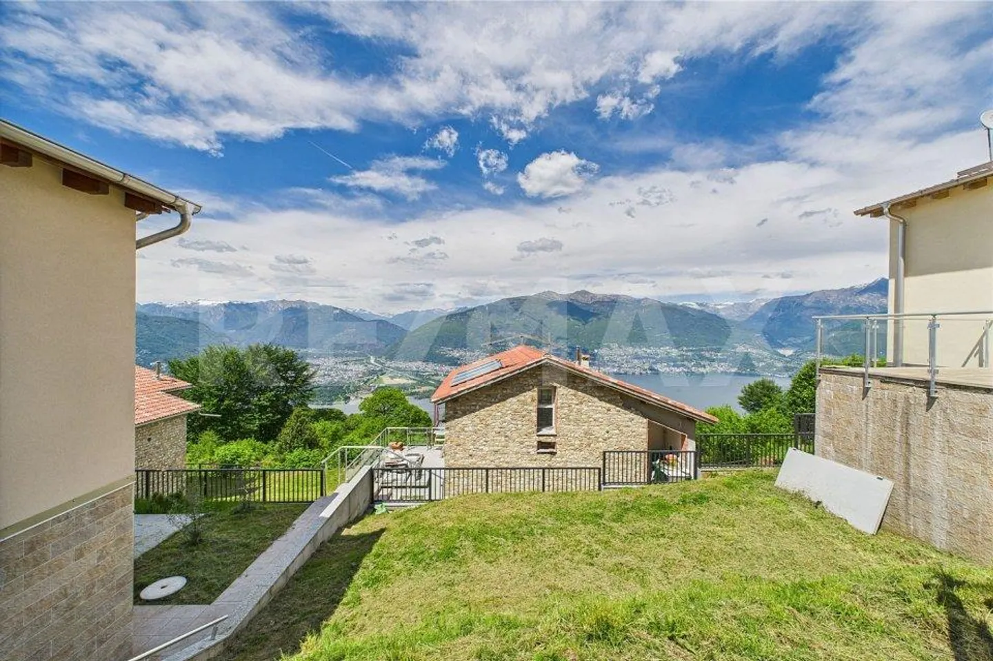 San Nazzaro - Neubau im Grünen - Traumblick! | San Nazzaro - Nuova costruzione nel verde - Vista panoramica da sogno! - Foto 11 von 13