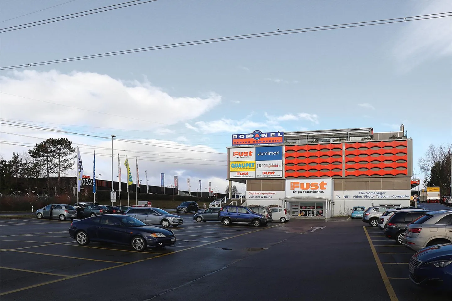 Spazio commerciale da 300 a 500m2 al 2° piano del Centro Romanel - Foto 2 di 5