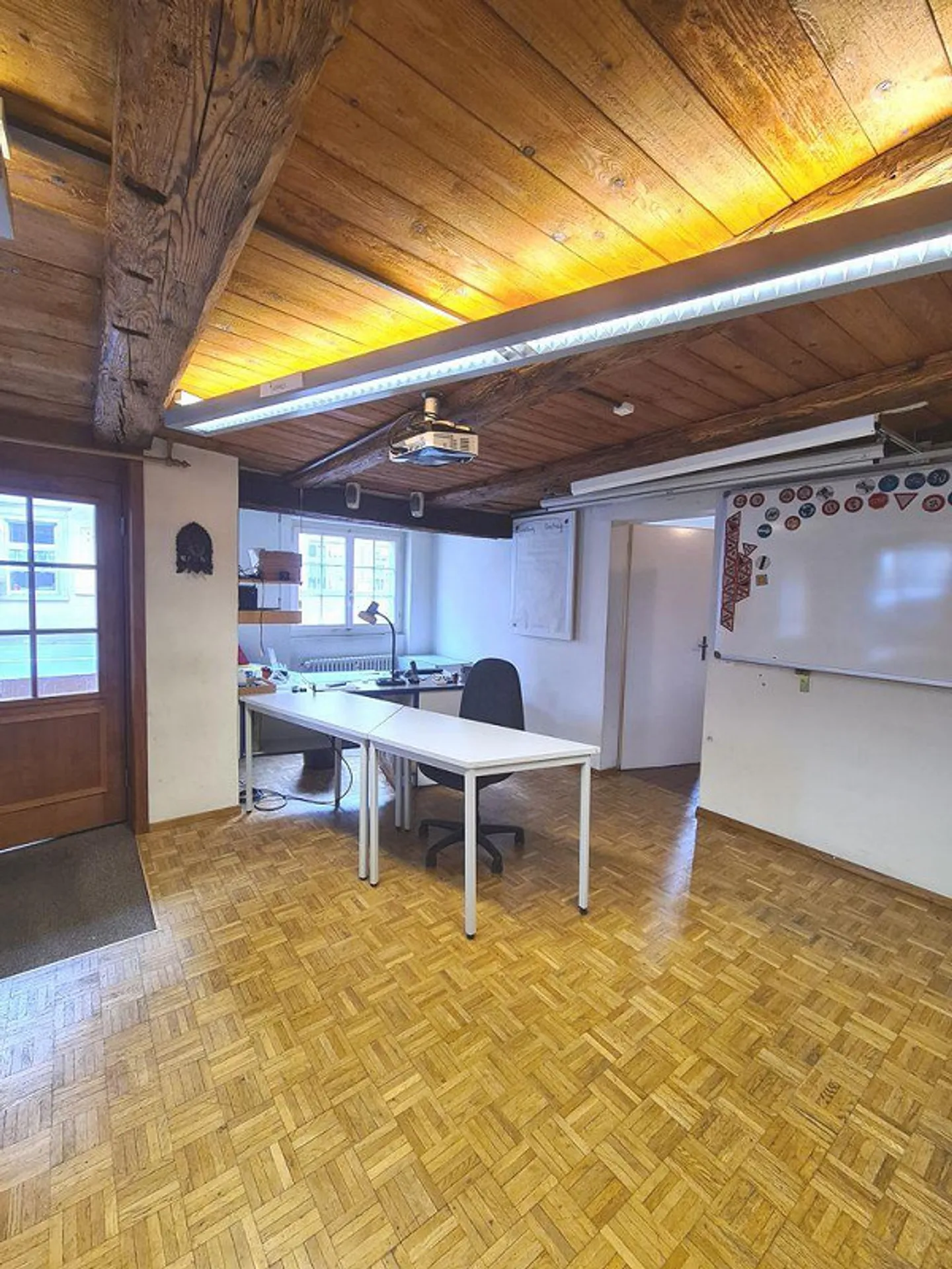 Charming Room with Versatile Possibilities - for Quiet Business - Photo 2 of 13