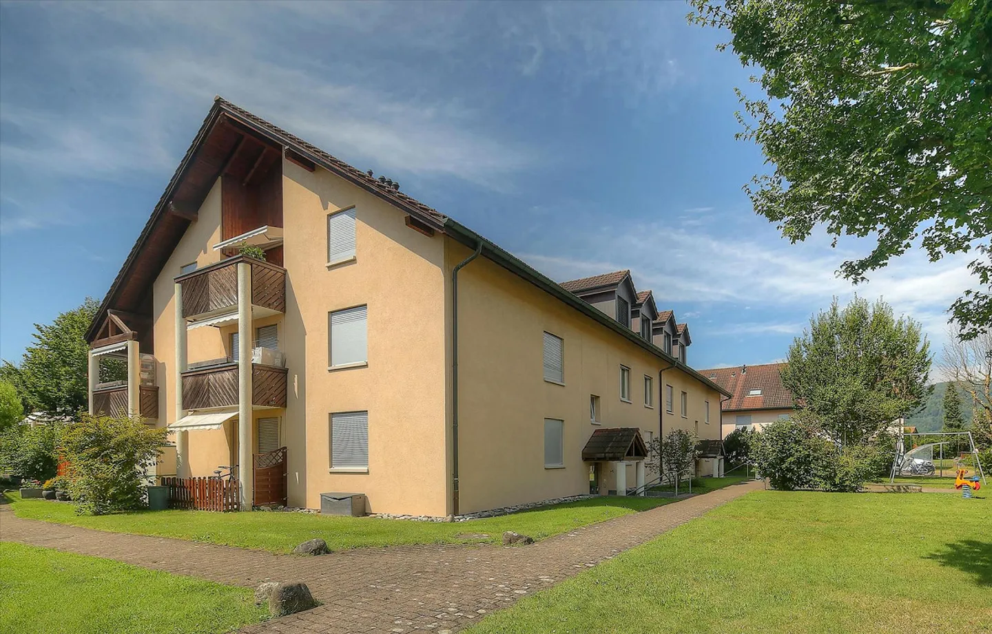 Aussenparkplatz verfügbar - Foto 1 von 1