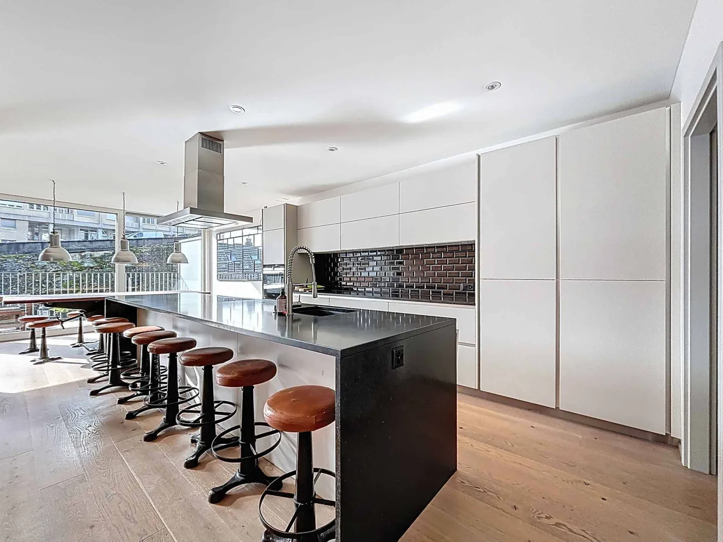 Duplex in Industrial Style in the City of Neuchâtel - Photo 2 of 12