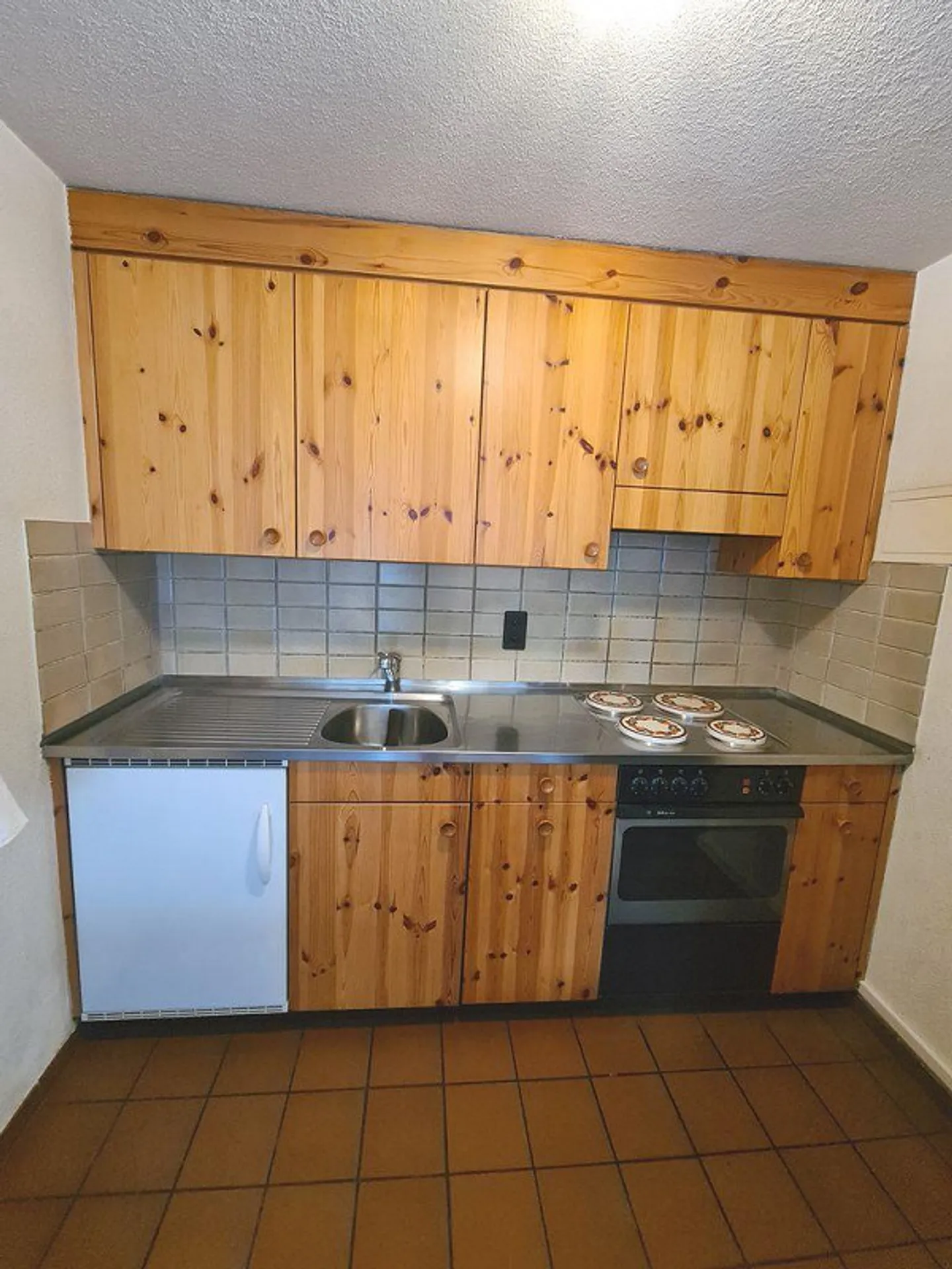 Charming Room with Versatile Possibilities - for Quiet Business - Photo 9 of 13