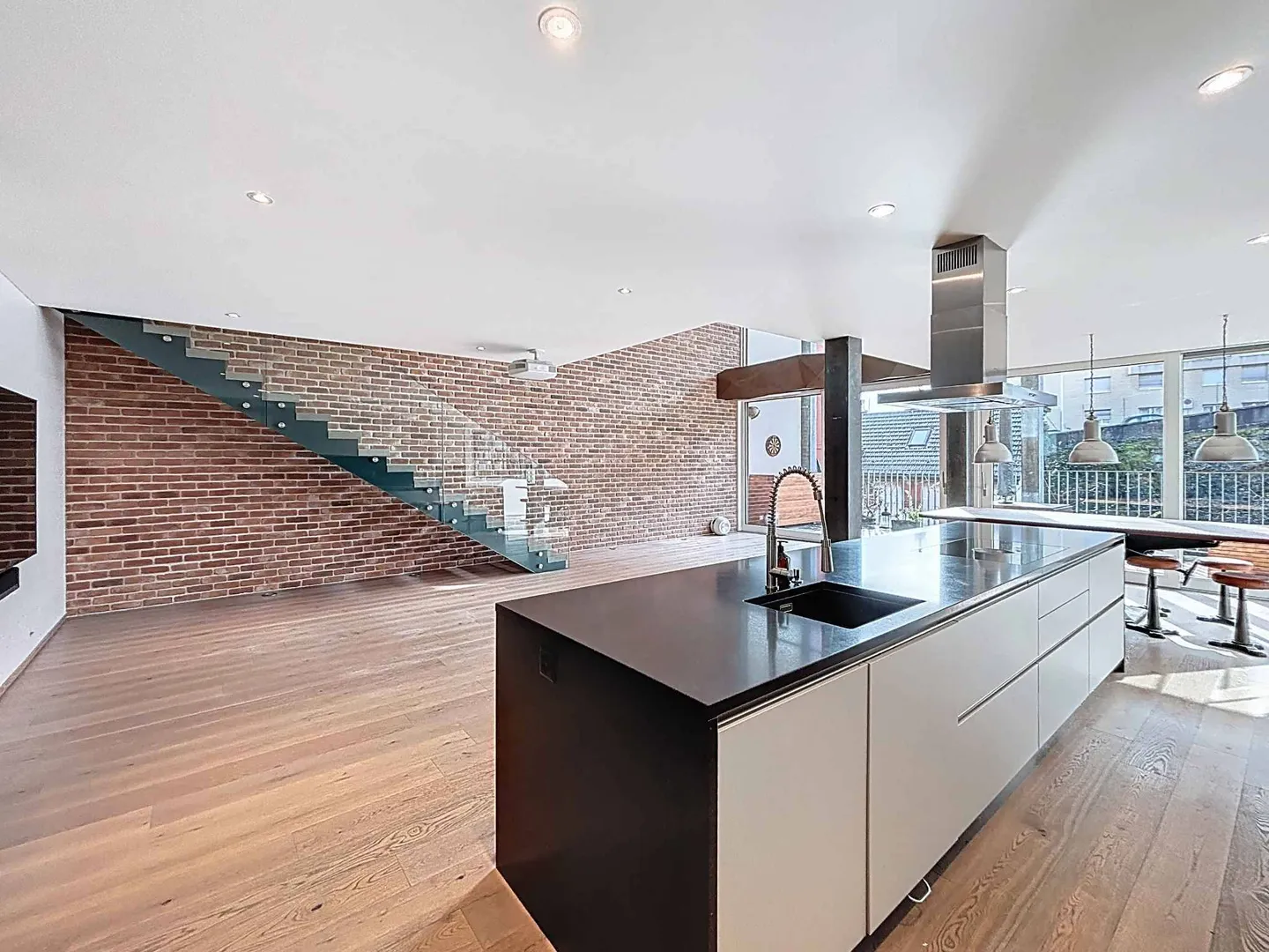 Duplex in Industrial Style in the City of Neuchâtel - Photo 3 of 12