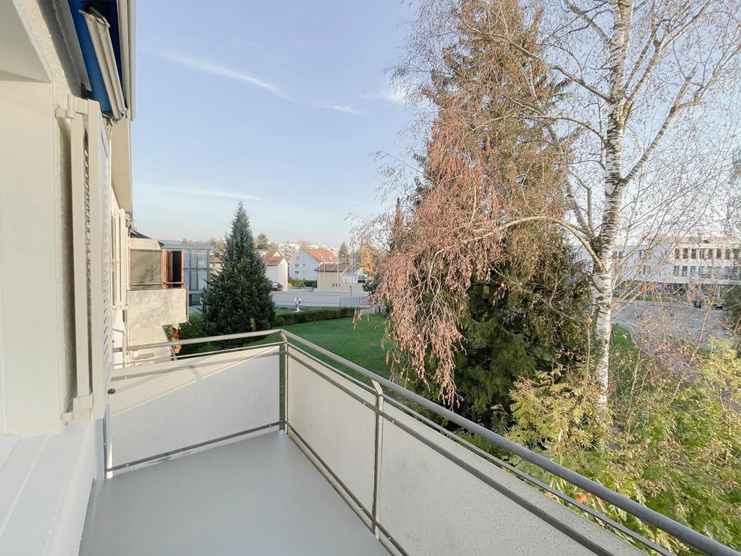Appartement rénové et lumineux de 3.0 pièces dans un emplacement bien desservi - Photo 7 sur 8
