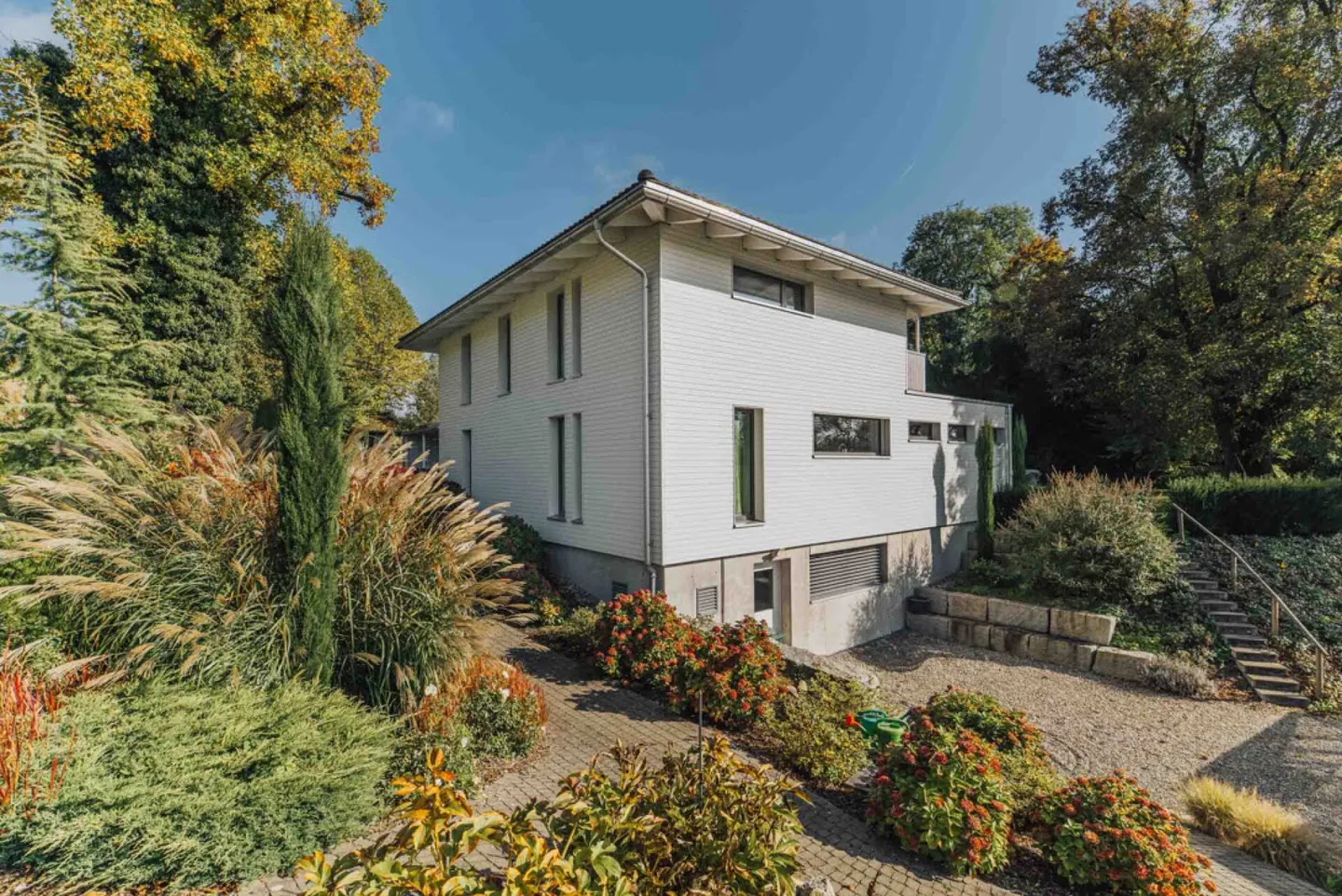 Single-family house embedded in beautiful park area - Photo 5 of 12