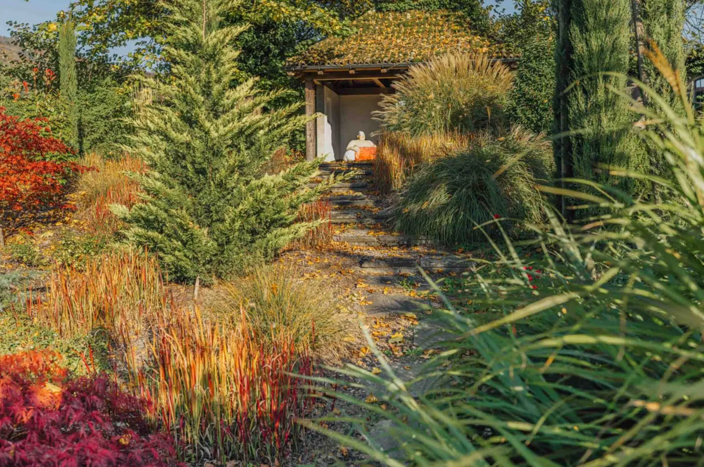 Single-family house embedded in beautiful park area - Photo 10 of 12
