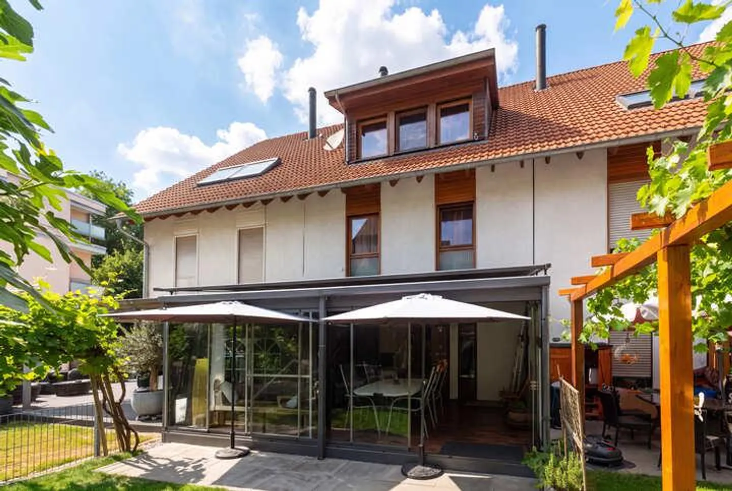 SPACIOUS TERRACED HOUSE NEAR LAKE PFÄFFIKER - Photo 1 of 8