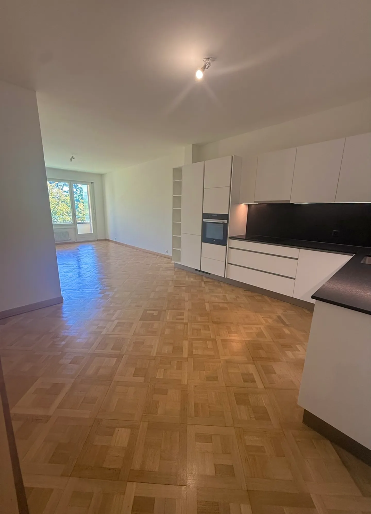 Charmante Wohnung mit Seeblick - Foto 1 von 17