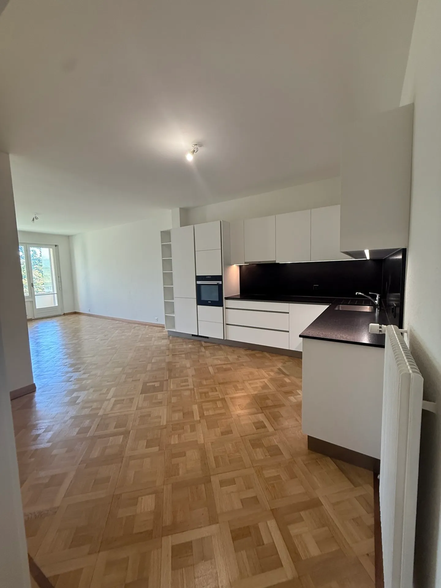 Charmante Wohnung mit Seeblick - Foto 2 von 17