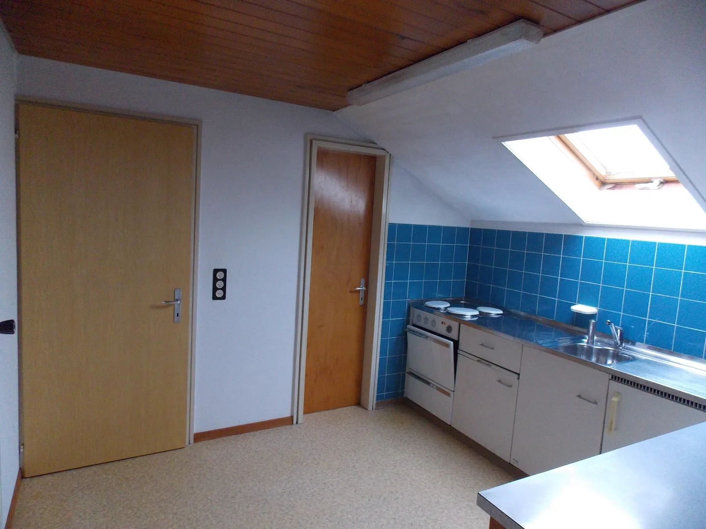 Appartement 2,5 pièces à Studen 720.-/mois + Fr. 130.-Frais supplémentaires - Photo 3 sur 9