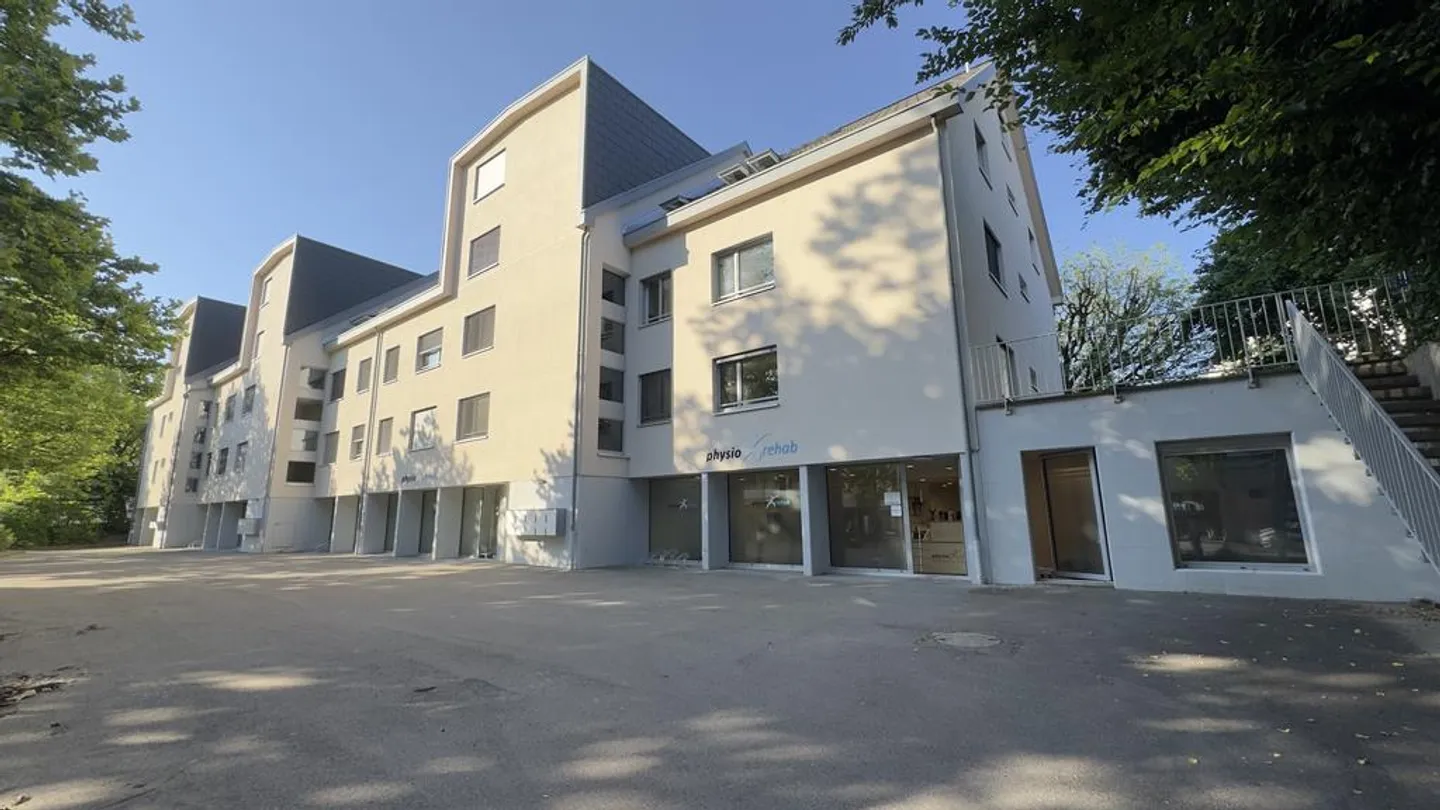 Renovated apartment in the center of Schliern - Photo 1 of 11