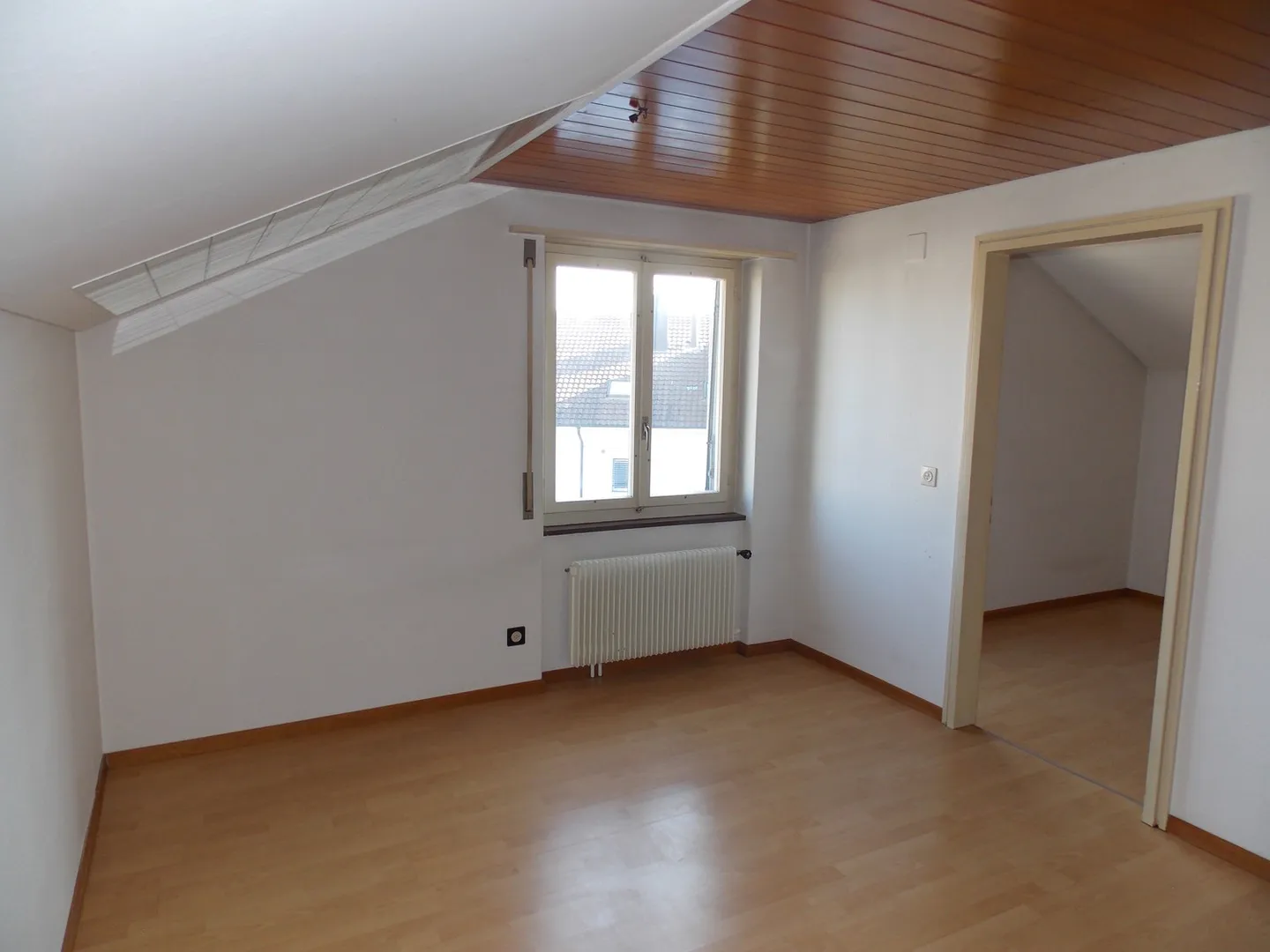 Appartement 2,5 pièces à Studen 720.-/mois + Fr. 130.-Frais supplémentaires - Photo 5 sur 9