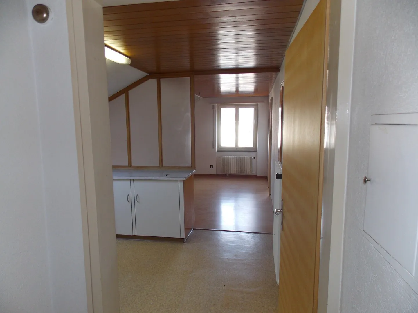 Appartement 2,5 pièces à Studen 720.-/mois + Fr. 130.-Frais supplémentaires - Photo 1 sur 9
