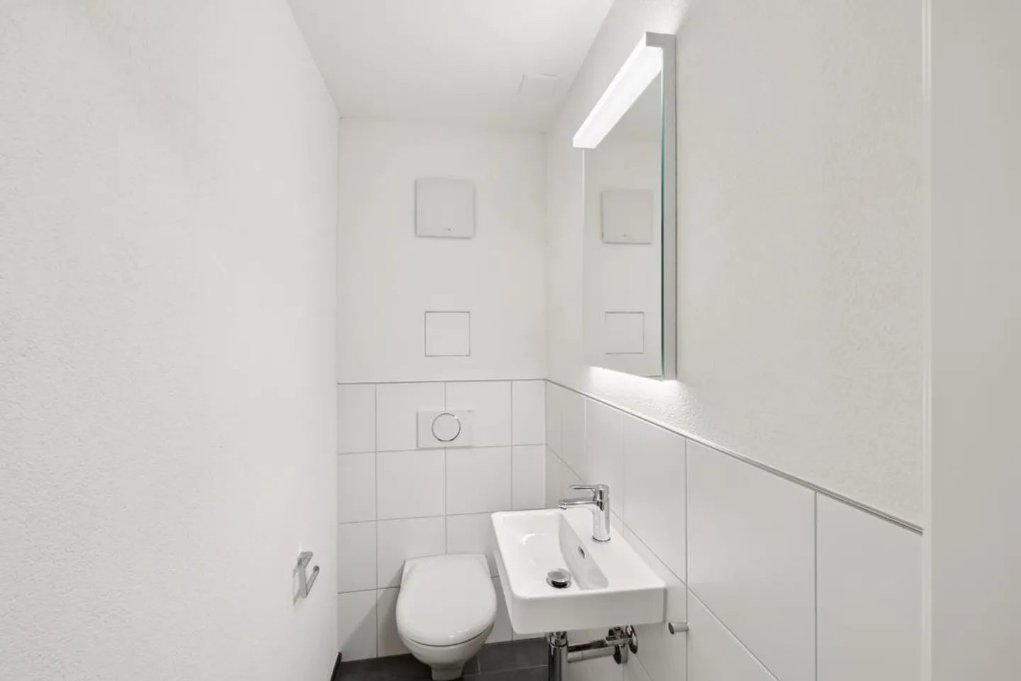 Renovated apartment in the center of Schliern - Photo 5 of 11
