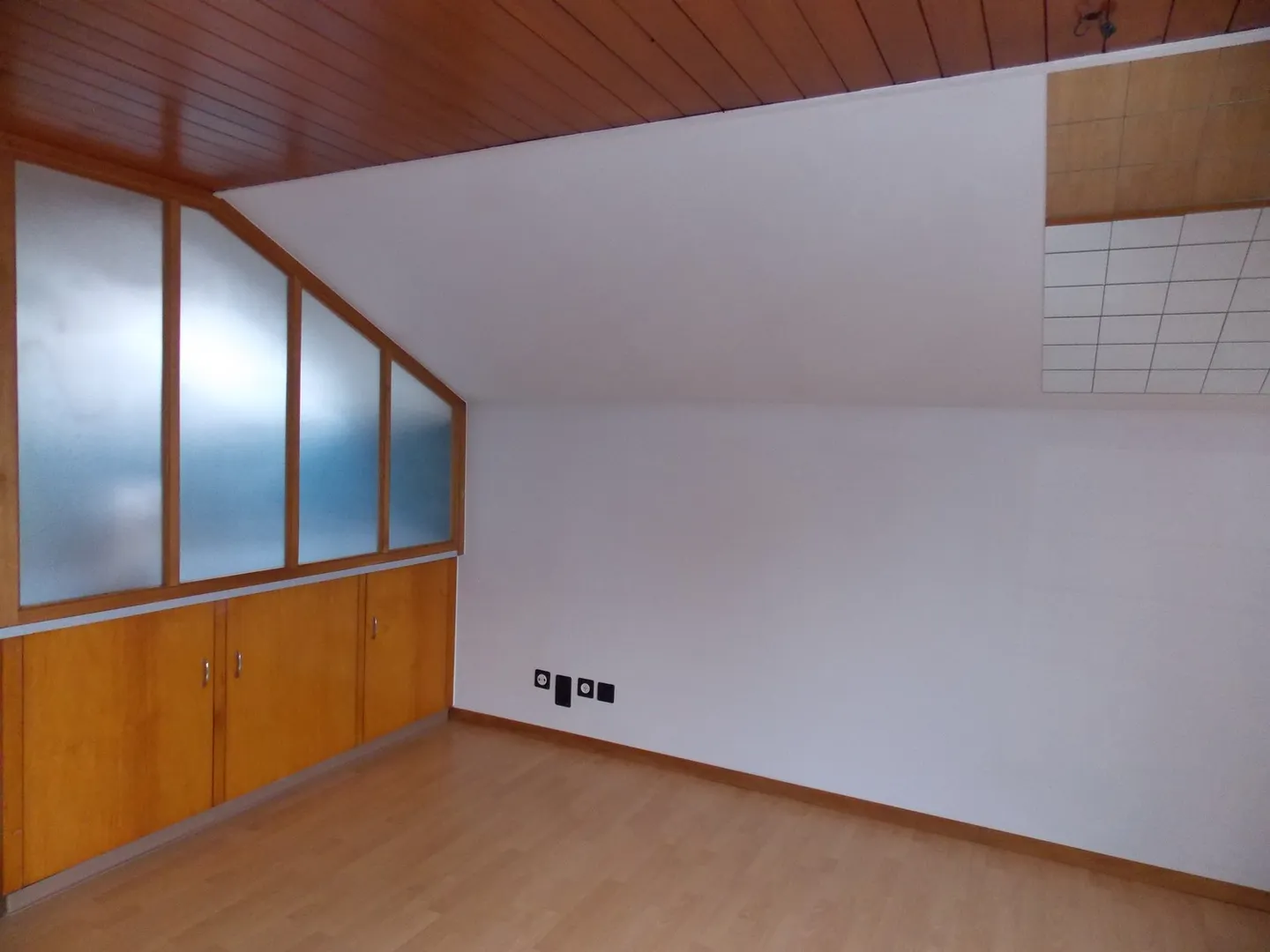Appartement 2,5 pièces à Studen 720.-/mois + Fr. 130.-Frais supplémentaires - Photo 6 sur 9