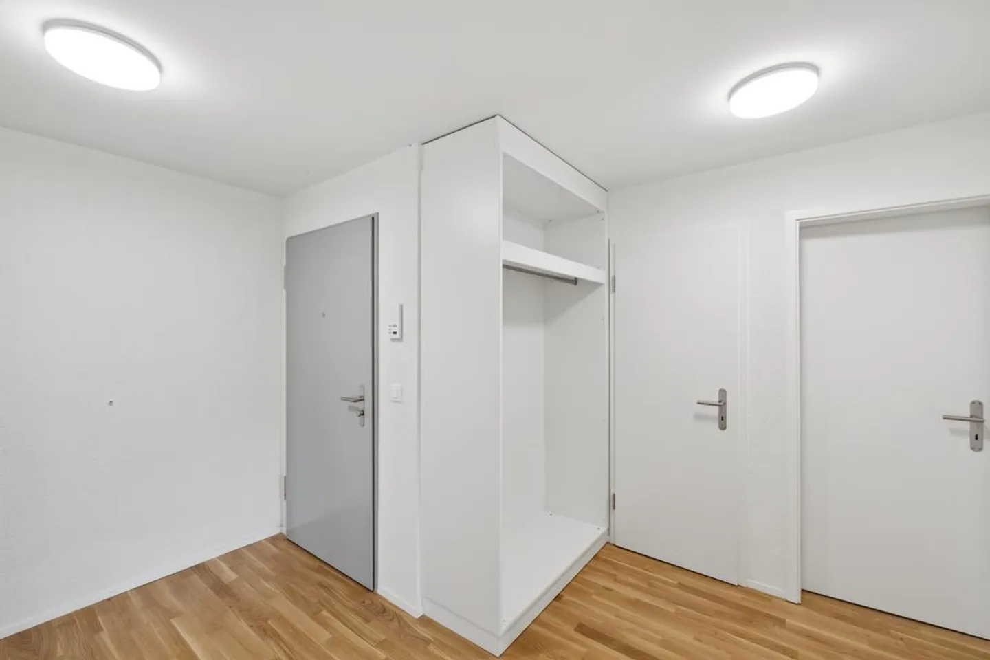 Renovated apartment in the center of Schliern - Photo 11 of 11