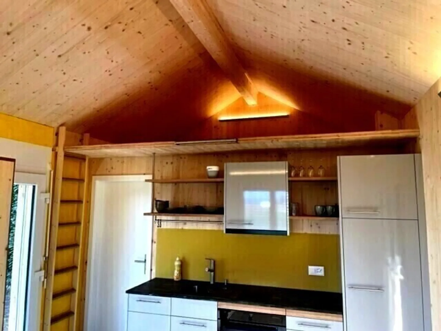 Charming Tiny House with Garden - Photo 3 of 10