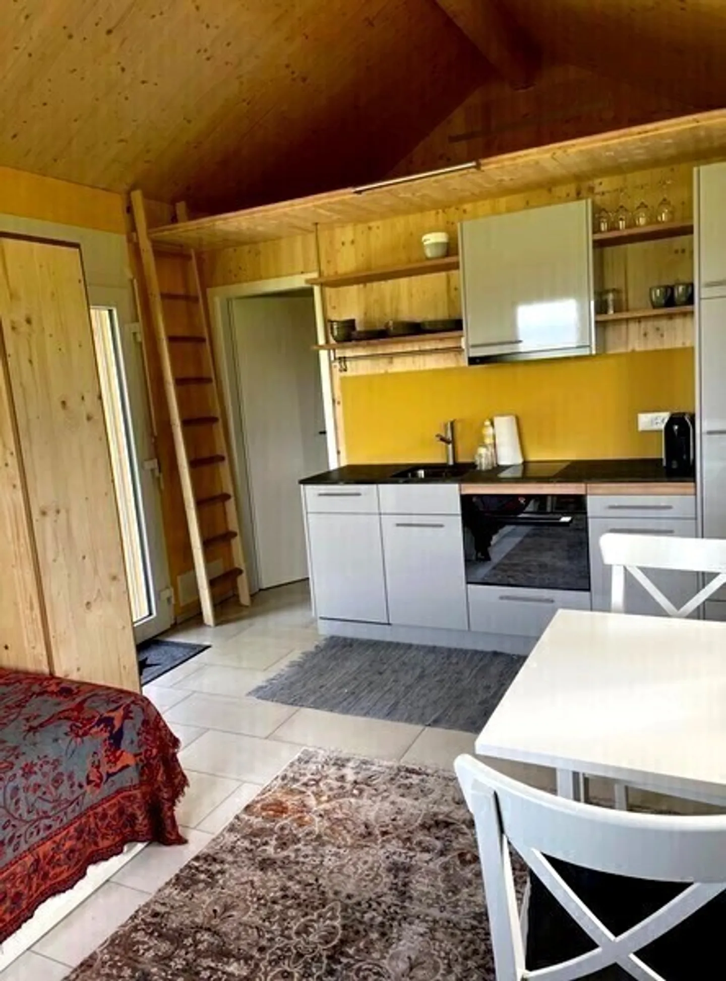 Charming Tiny House with Garden - Photo 6 of 10