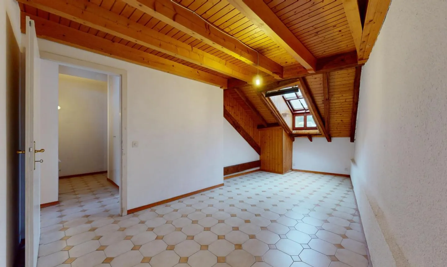 Rare Opportunity: 3.5 Room Apartment with View and Brightness - Photo 11 of 13