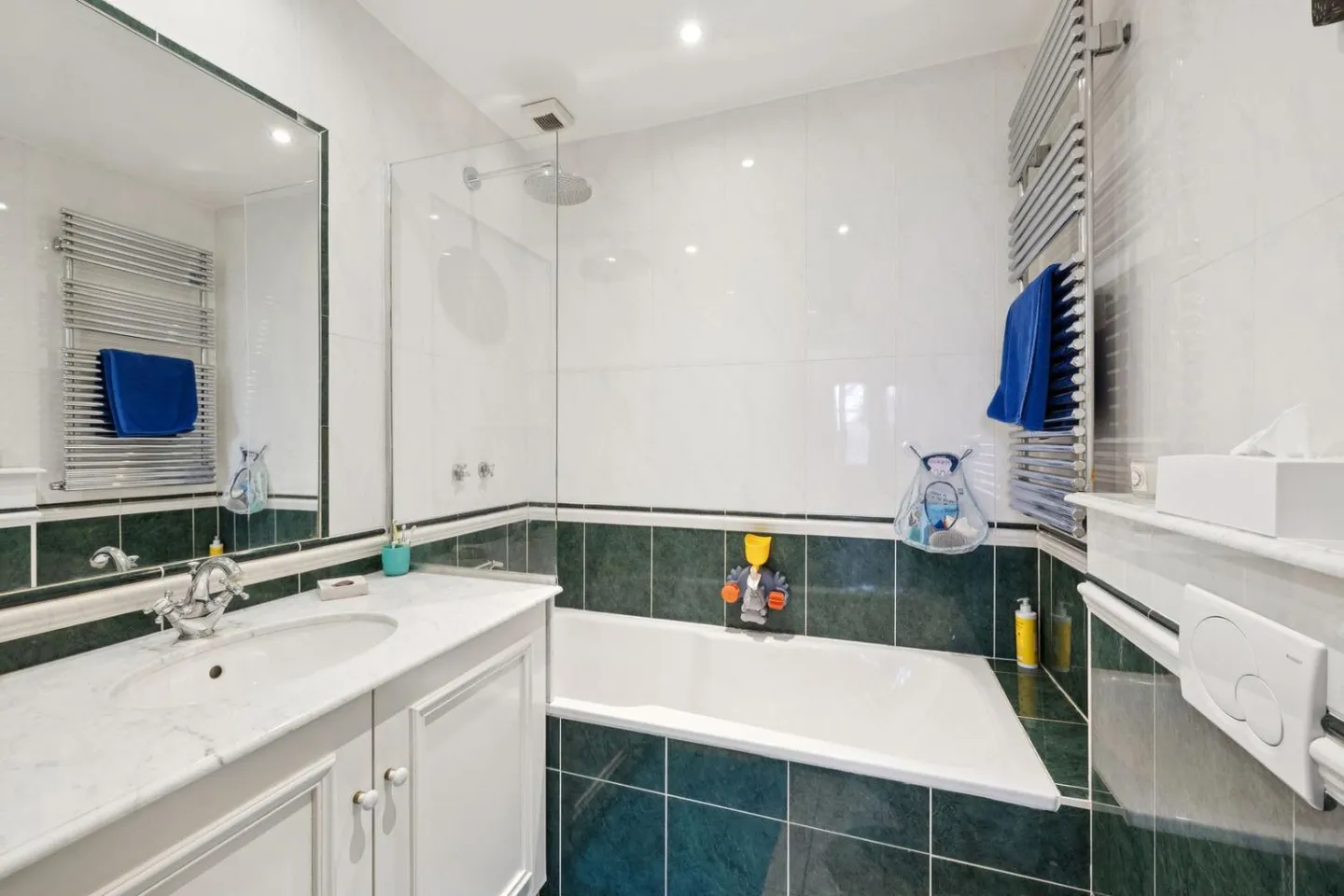 Grande proprietà con 3 appartamenti - Foto 11 di 13