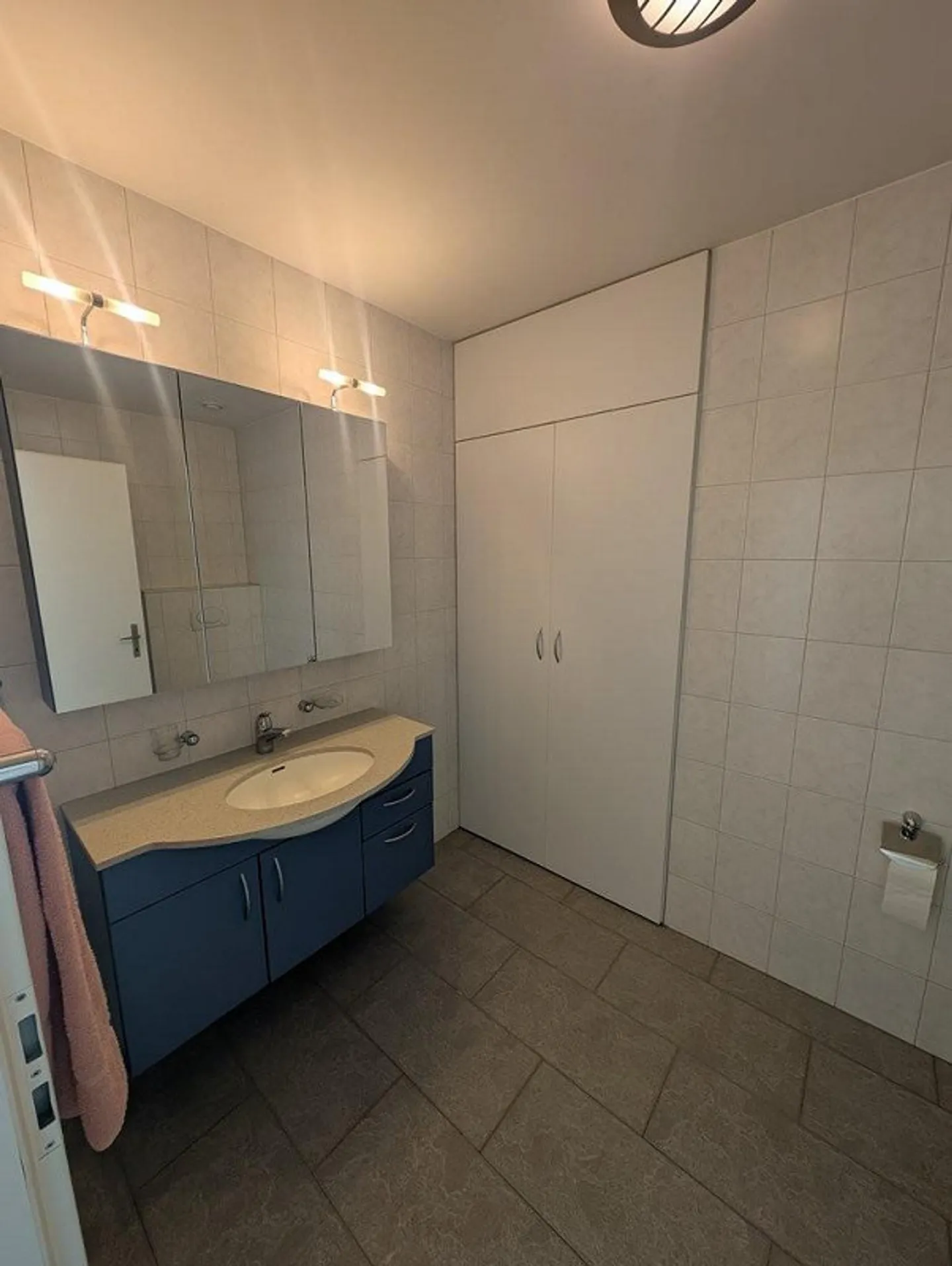 Appartamento attraente di 3,5 stanze con grande terrazza e parte di giardino - Foto 8 di 12