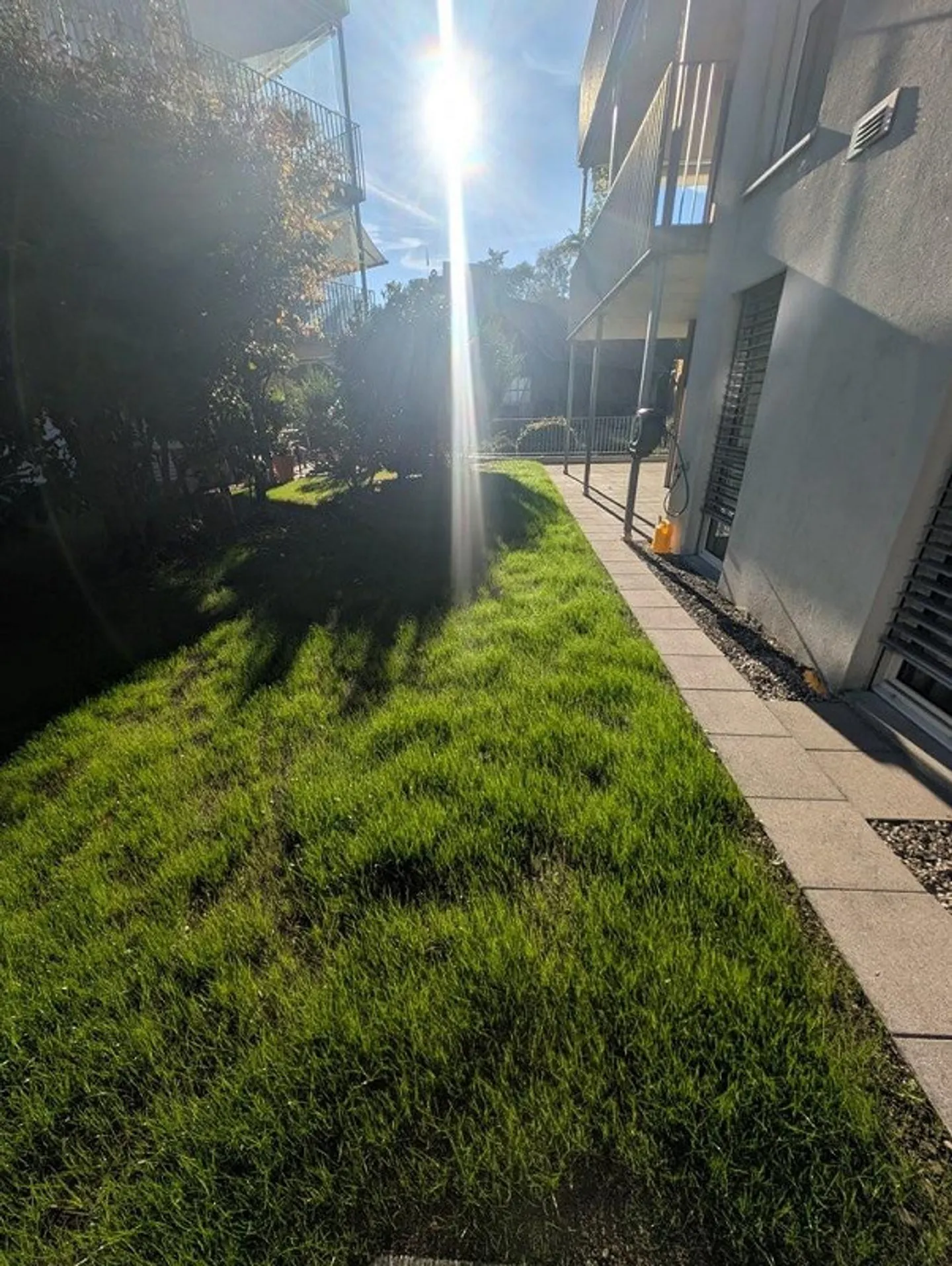 Appartamento attraente di 3,5 stanze con grande terrazza e parte di giardino - Foto 10 di 12