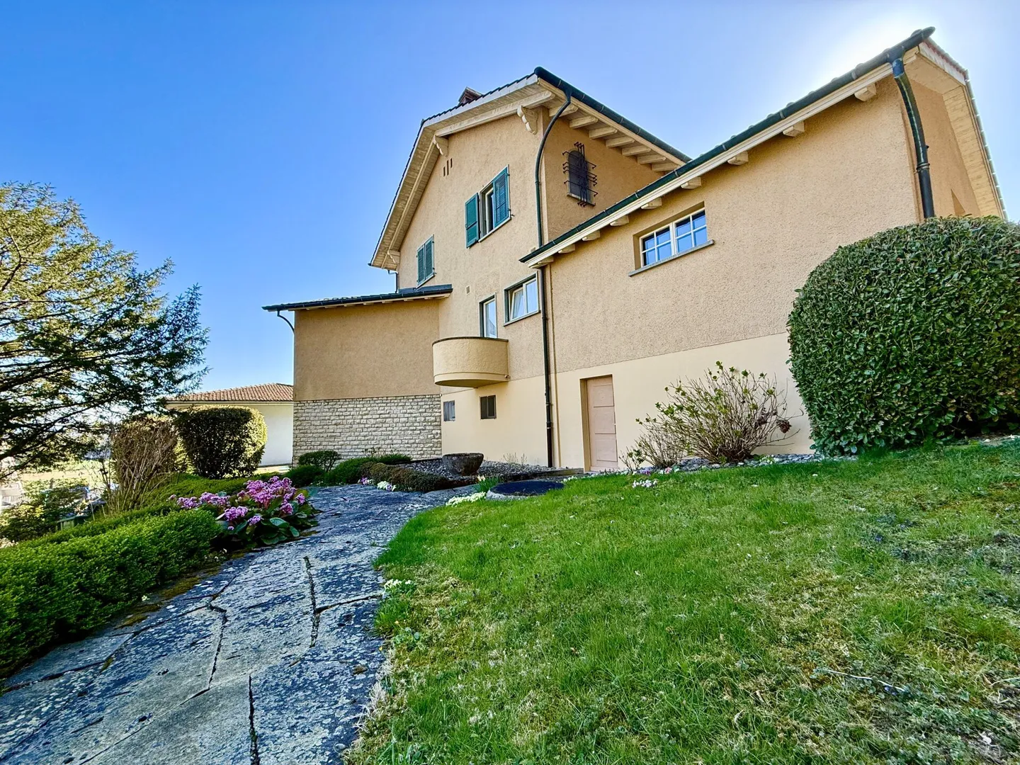 Vivere in una posizione privilegiata con vista panoramica! - Foto 3 di 7