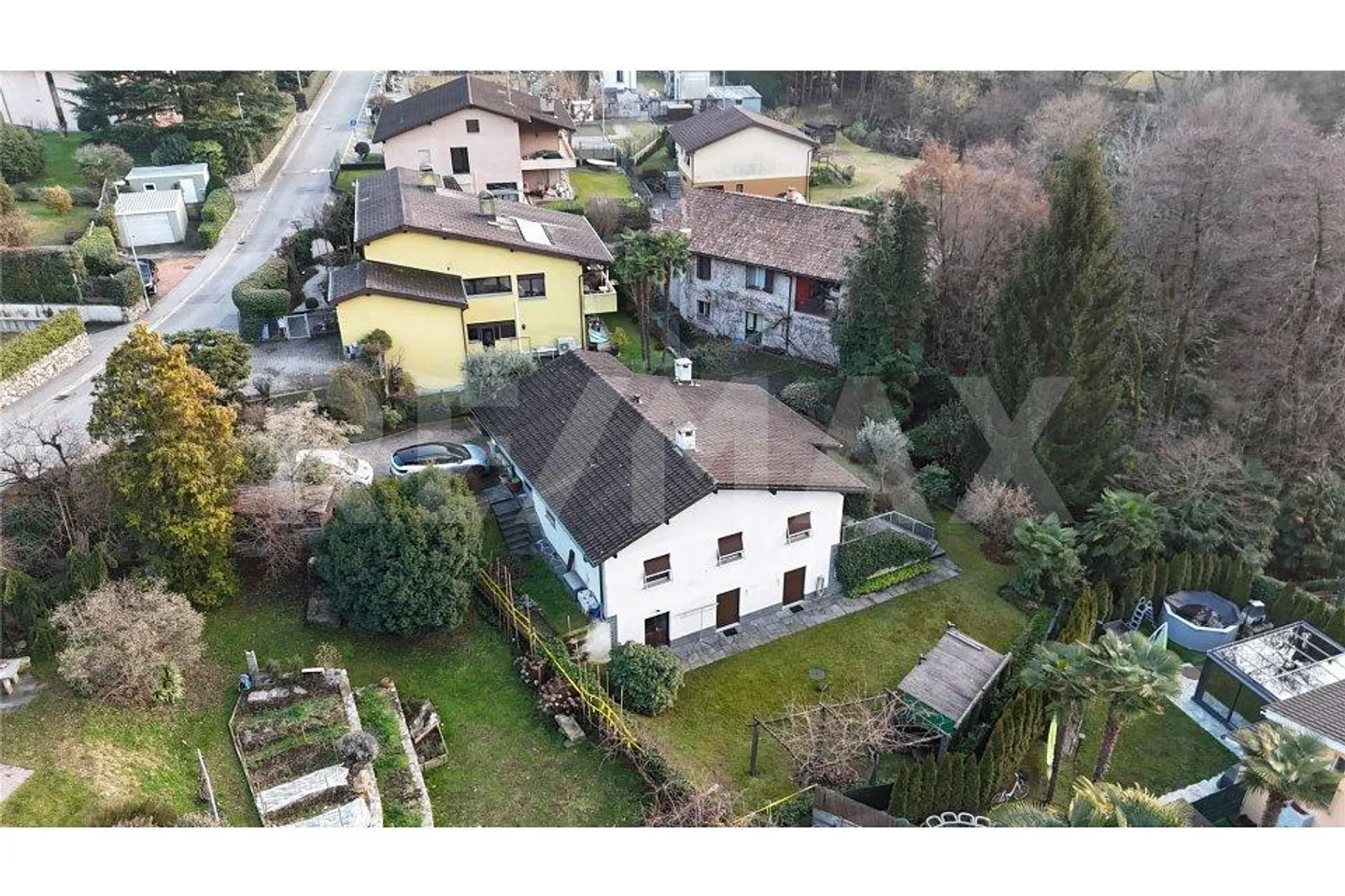 Eleganza e privacy a Muzzano - Villa con grande giardino privato - Foto 9 di 13
