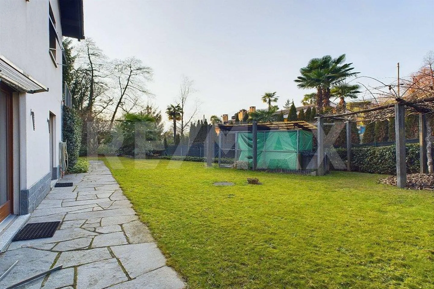 Eleganza e privacy a Muzzano - Villa con grande giardino privato - Foto 11 di 13