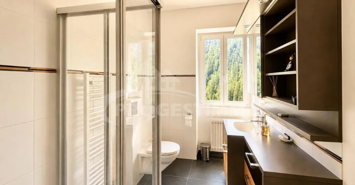 MAGNIFIKANTE 4,5-ZIMMER-WOHNUNG MIT UNVERBAUTER AUSSICHT IM HERZEN DER ALPEN - Foto 6 von 7
