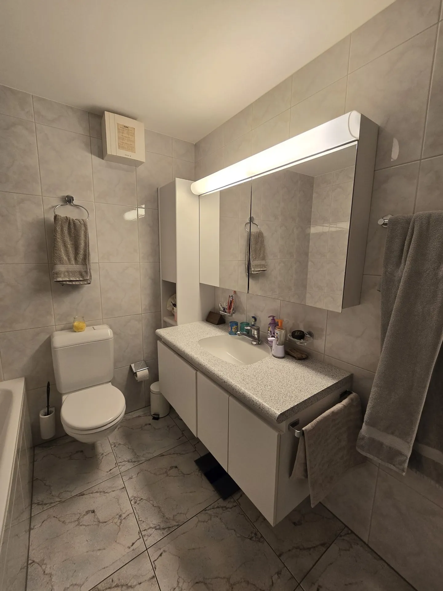 Geräumige Wohnung mit Balkon - Foto 7 von 7