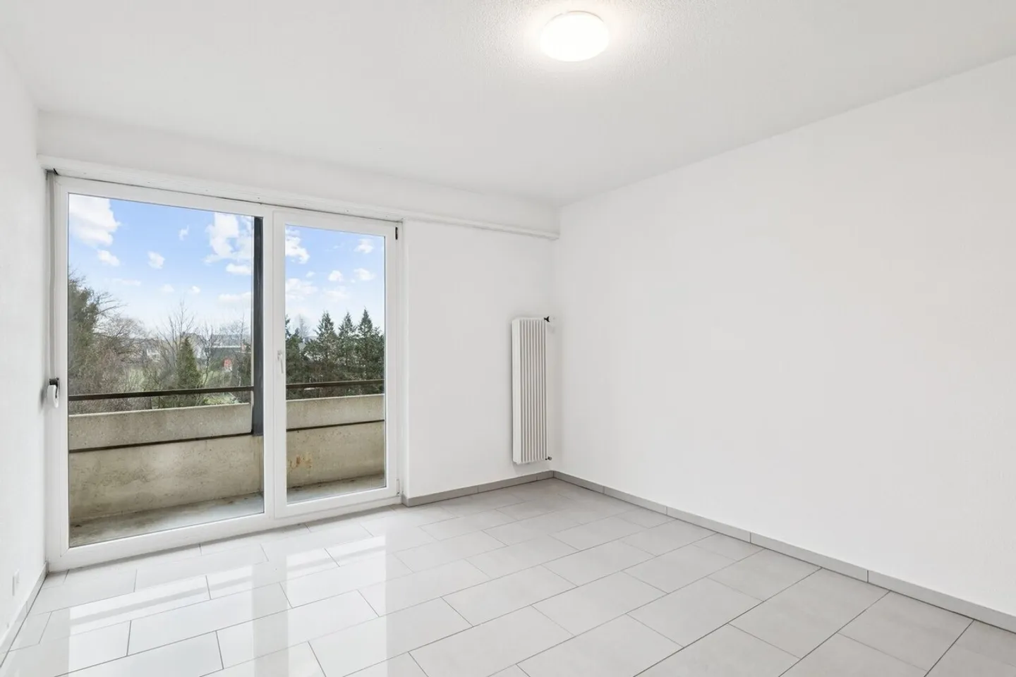 Appartement spacieux 3.5 pièces - Photo 2 sur 8