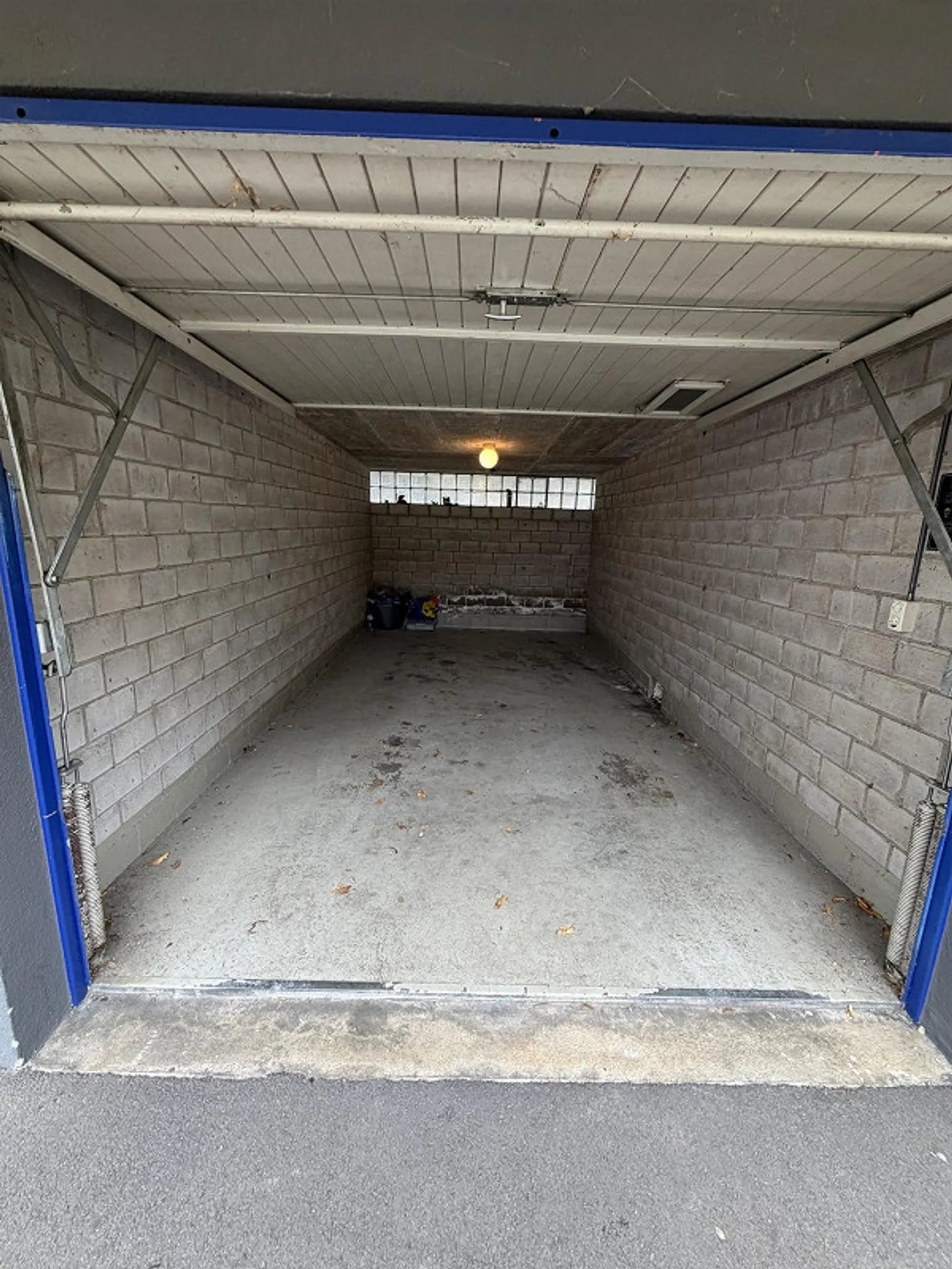 For Rent Single Garage Box from 01.05.2026 - Photo 1 of 1