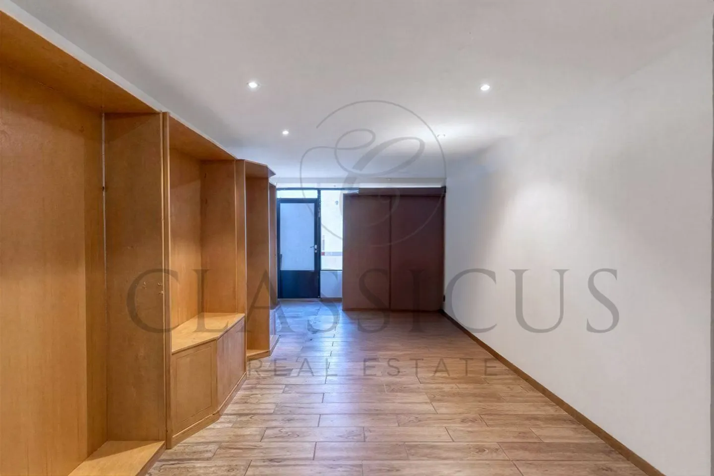 House in the village with adjoining barn and great potential - Vieux-Vernier - Photo 3 of 10