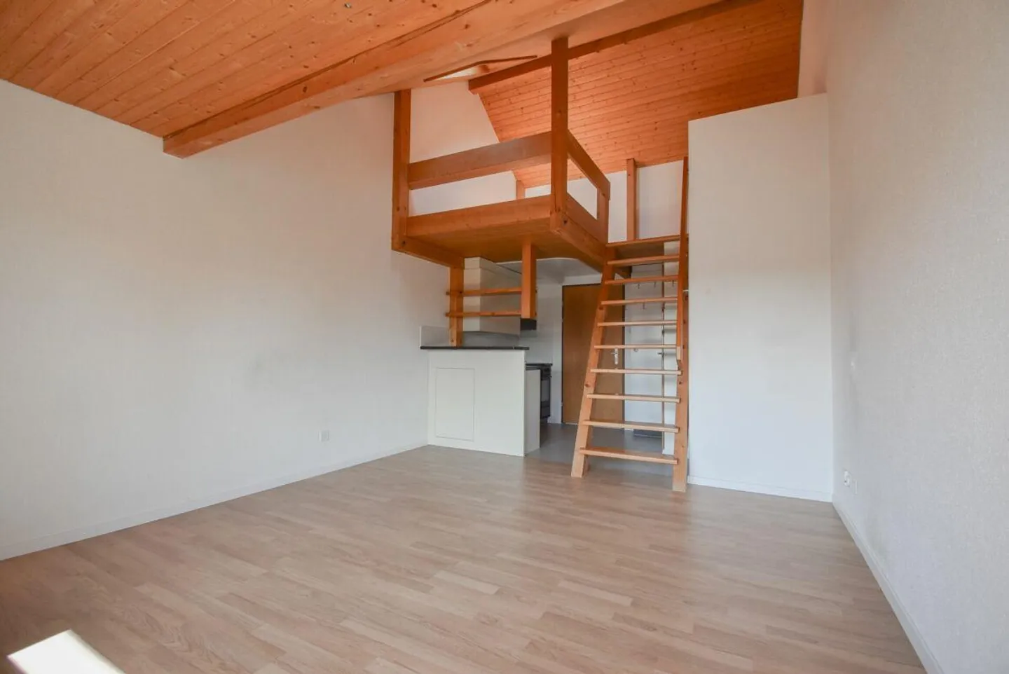 Charming 1.5-room maisonette apartment - Photo 1 of 6