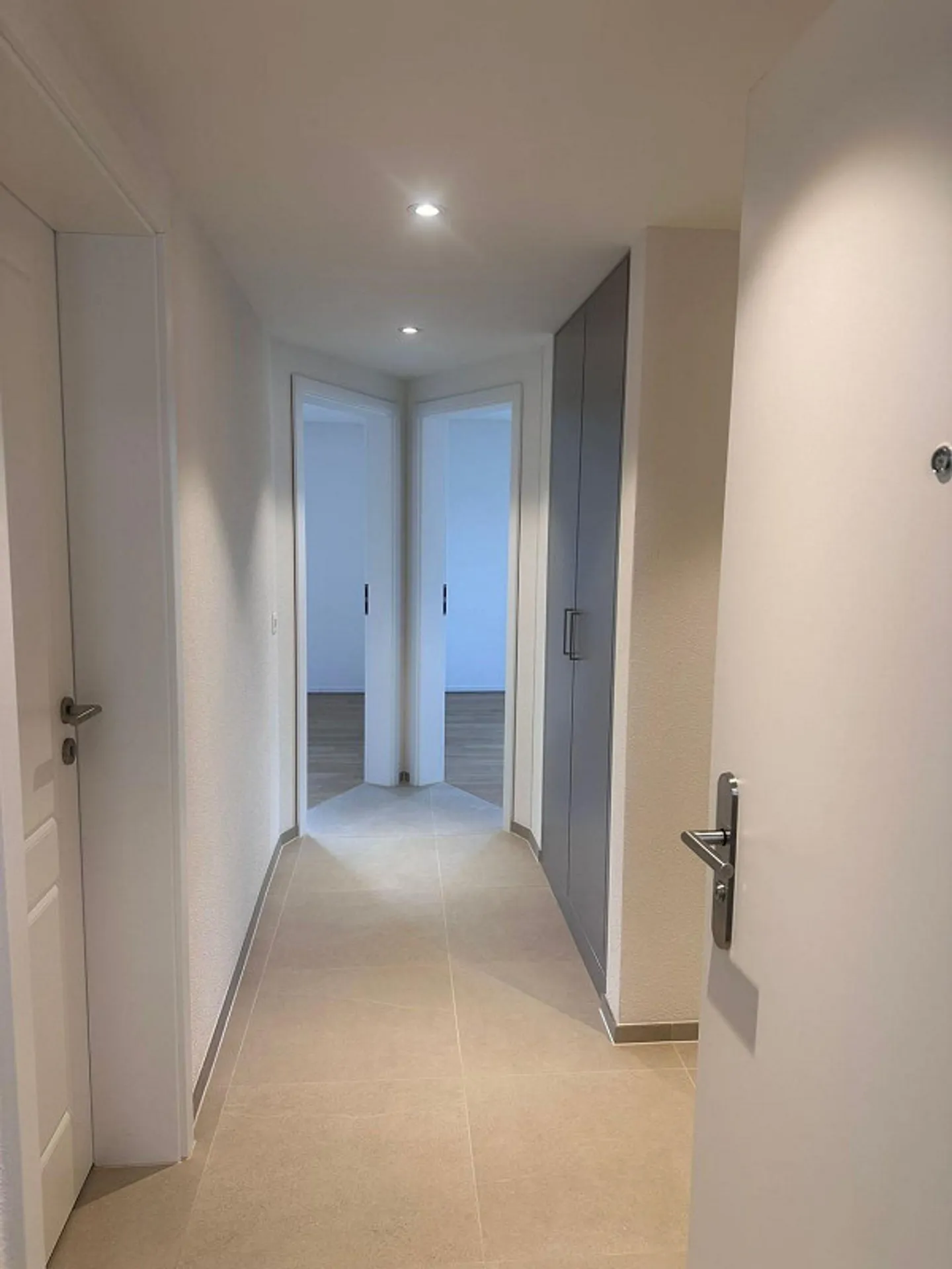 Renovated 3.5-room apartment for rent in Dietikon! - Photo 1 of 8