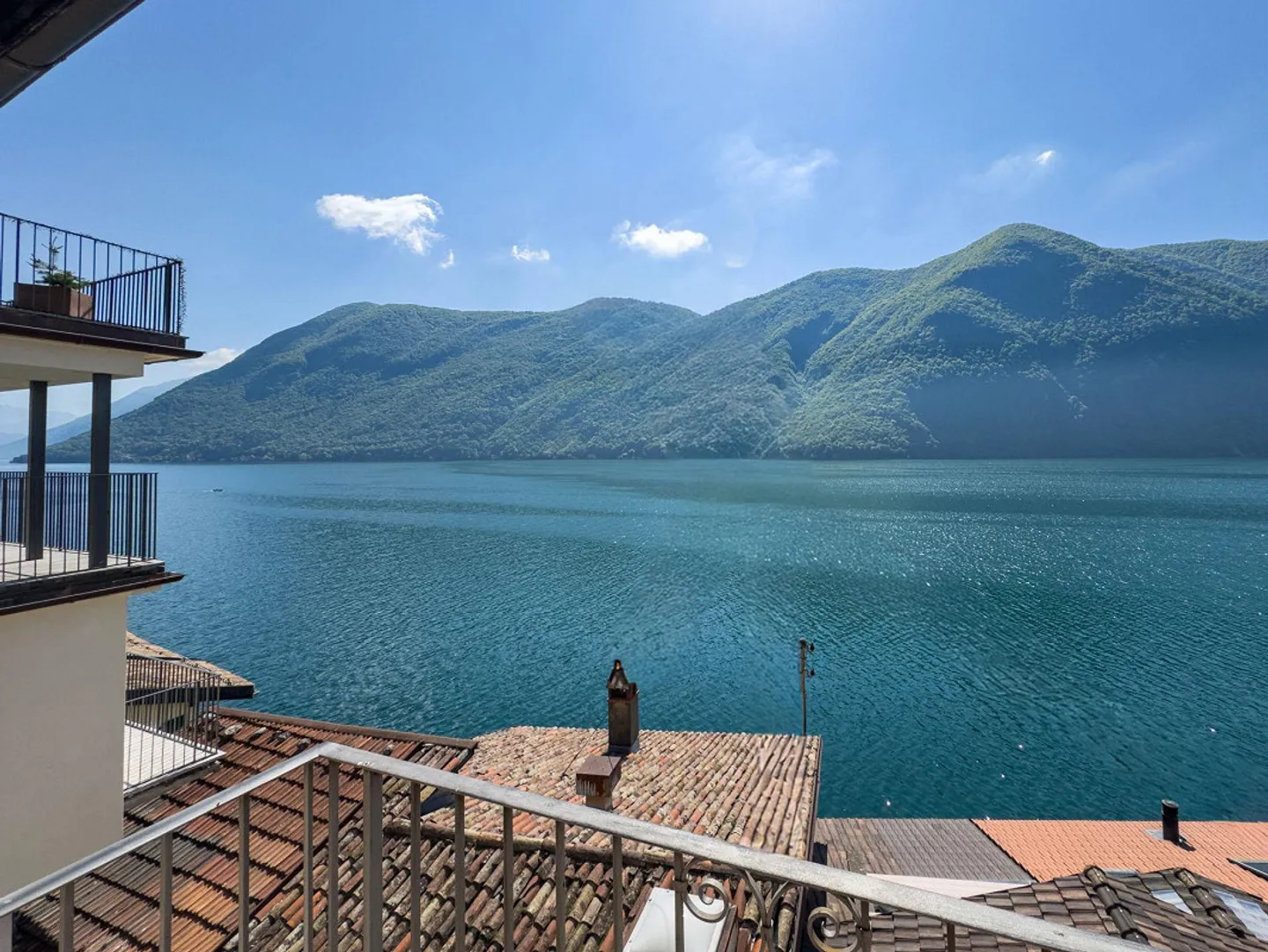 Haus mit Seeblick zur Renovierung mit genehmigter Lizenz in Gandria - Foto 2 von 8