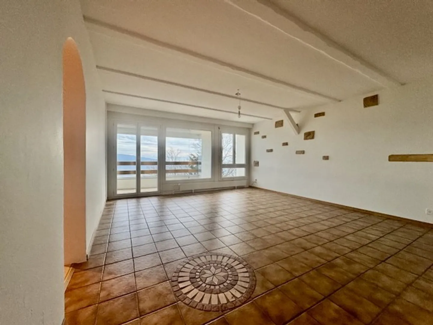 Exclusivity Renovated 4.5 Rooms with Stunning View of Val-de-Ruz - Photo 2 of 13